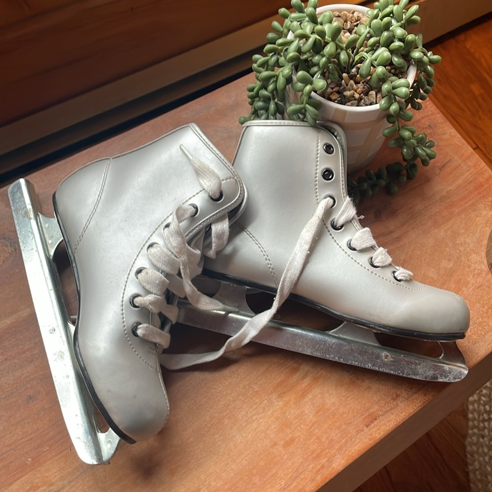 CCM Vintage Silver Dual blade ice skates
